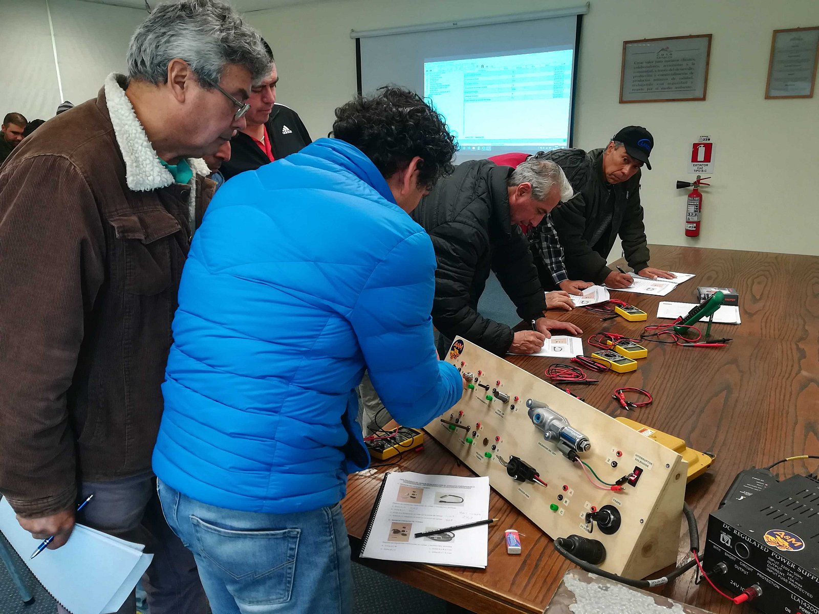 Electricidad Básica San Gerónimo